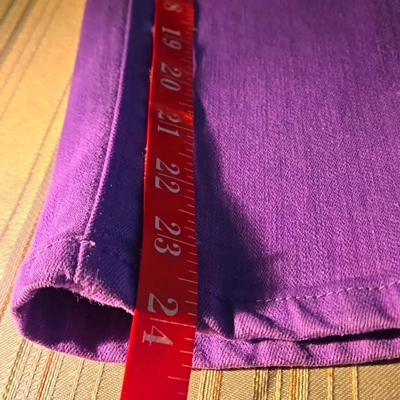 Chico's Dark Lavender Cropped Denim Pants Chico's 0.5 (size 6) - Picture 13 of 16